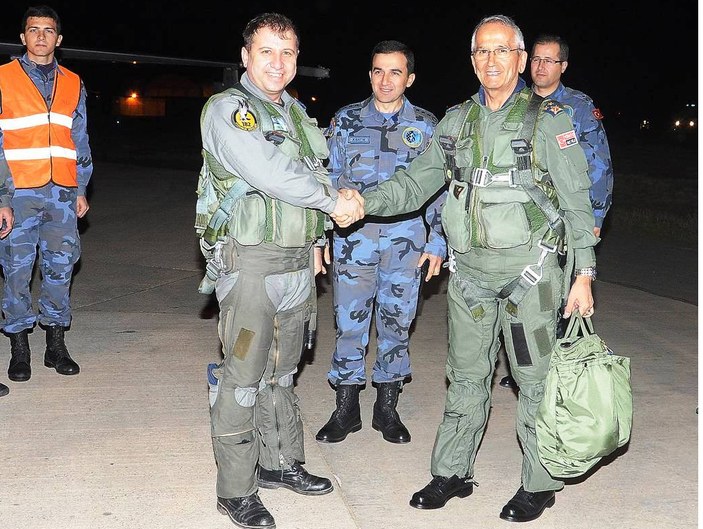 Hava Kuvvetleri Komutanı Diyarbakır'da F-16 ile uçtu
