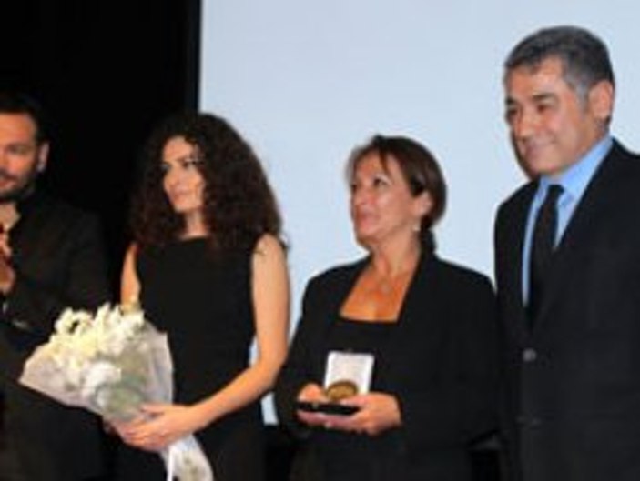 Kemal Sunal'ı anma gecesine sanatçı akını