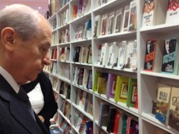 Devlet Bahçeli kitap fuarını ziyaret etti