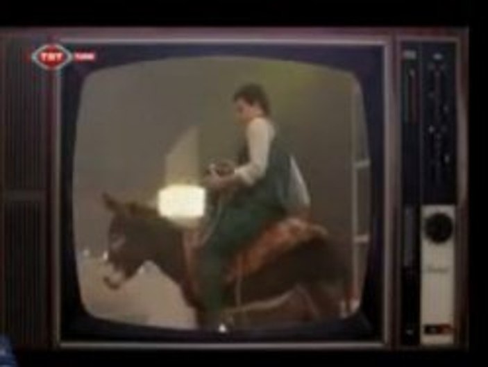 Mahmut Tuncer'den El Porompompero şarkısı