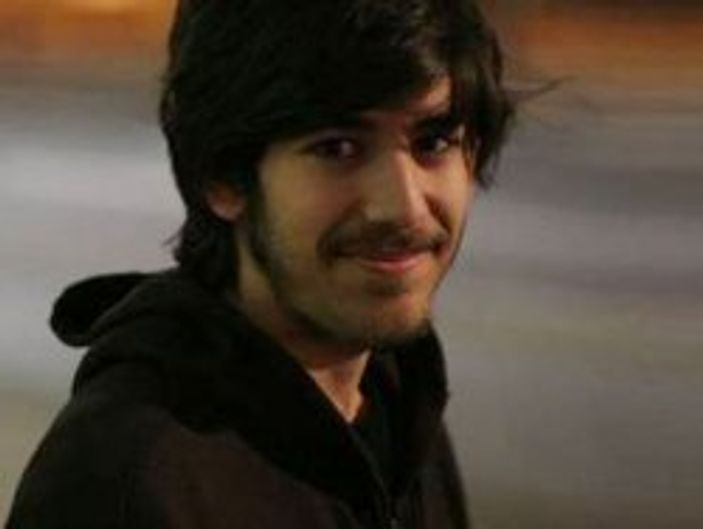 Anonymous Swartz'ın ölümünü protesto etti