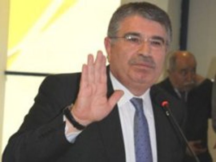İçişleri Bakanı İdris Naim Şahin çizik yedi