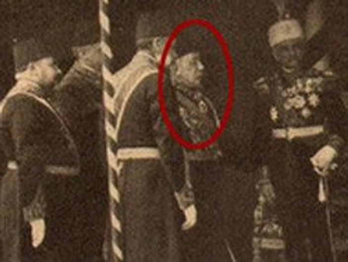 Sultan Reşat'ın yüz yıllık fotoğrafı ortaya çıktı