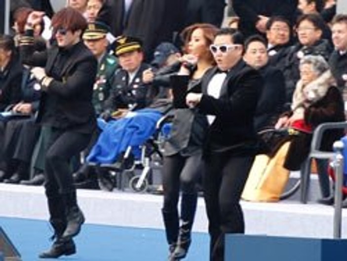 Güney Kore'de Gangnam danslı başkanlık yemini