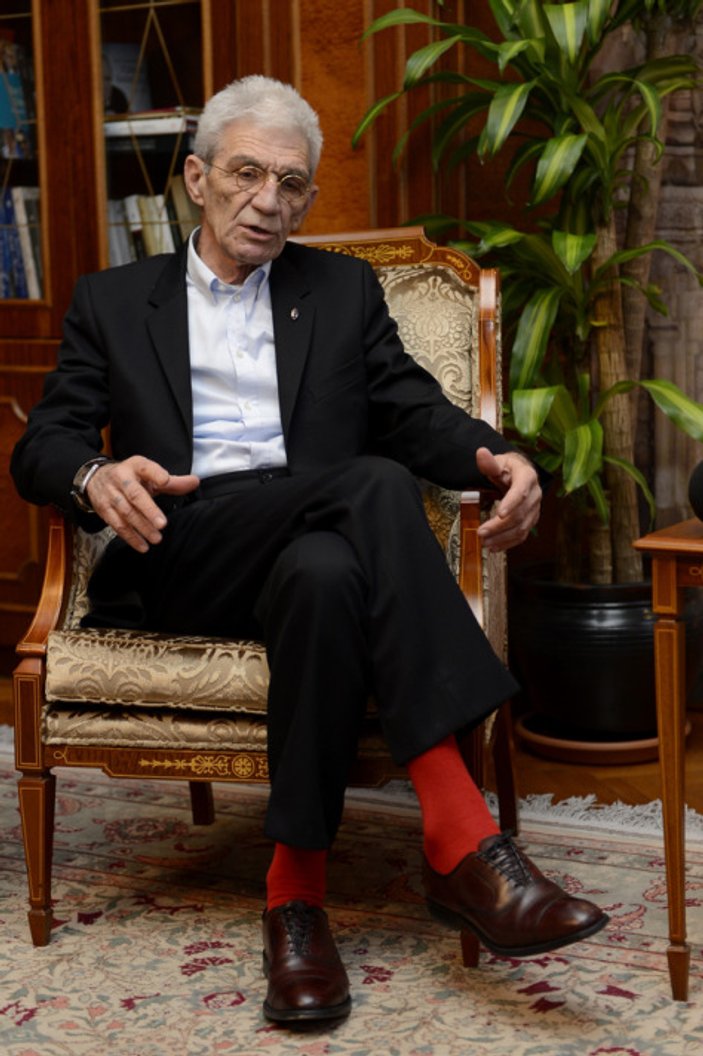 Ankara'da kırmızı çoraplı Selanik Belediye Başkanı