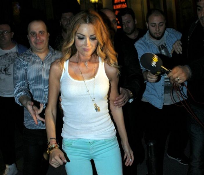 Petek Dinçöz tövbesini bozdu