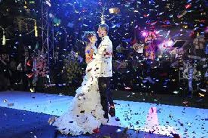 Sunucu Oylum Talu dünya evine girdi