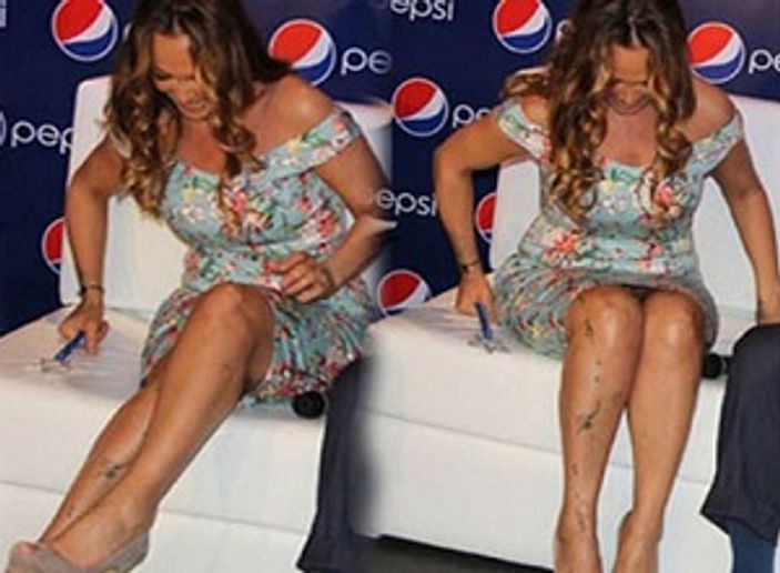 Hülya Avşar frikik verdi selülitleri ortaya çıktı