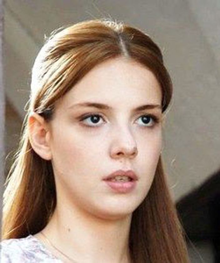 Lale Devri setinde büyük kavga: Gül Onat dayak yedi