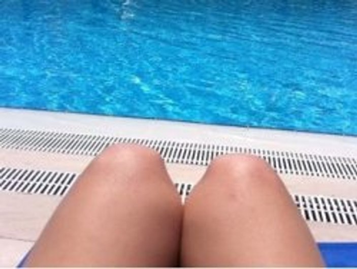 Merve Oflaz havuz sezonunu açtı