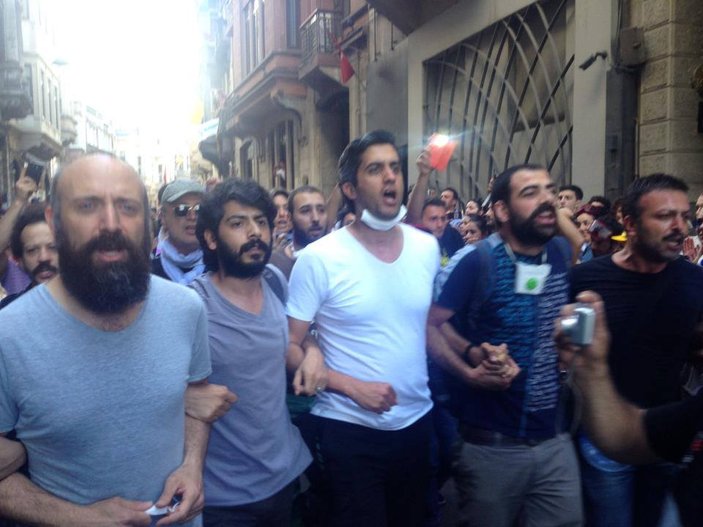 Halit Ergenç de Taksim'e çıktı