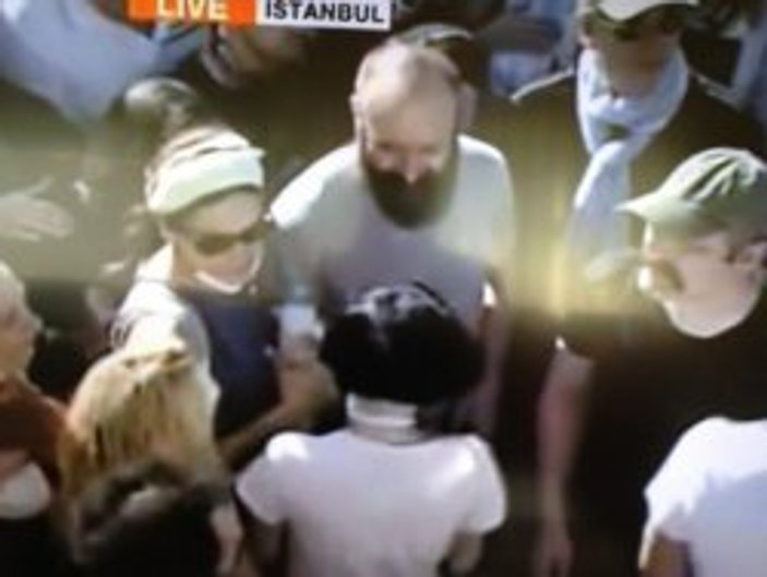 Halit Ergenç de Taksim'e çıktı