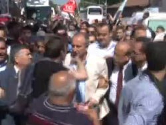 Muharrem İnce protestocu genci tartakladı - izle