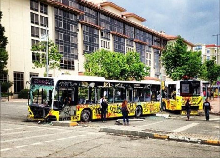 Gezi eylemlerinde 30 otobüs yakıldı
