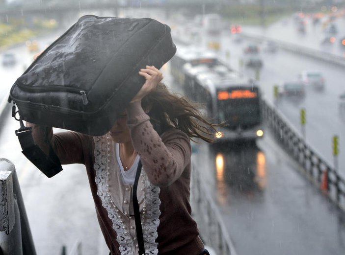 İstanbul'da şiddetli yağış - izle