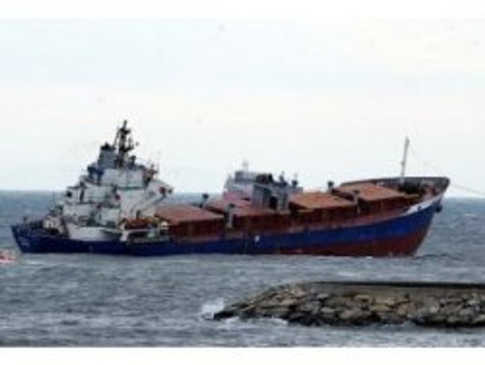 Antalya açıklarında gemi battı