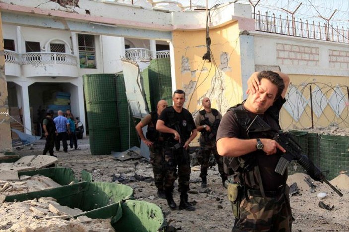 Somali'de Türk elçilik çalışanlarının olduğu binaya bomba