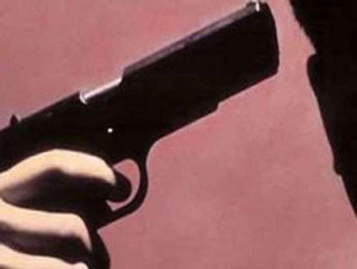 Polis 2 kişiyi öldürüp intihar etti