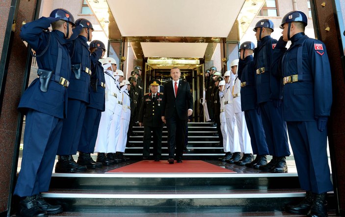 Yüksek Askeri Şura'ya damga vuran fotoğraf