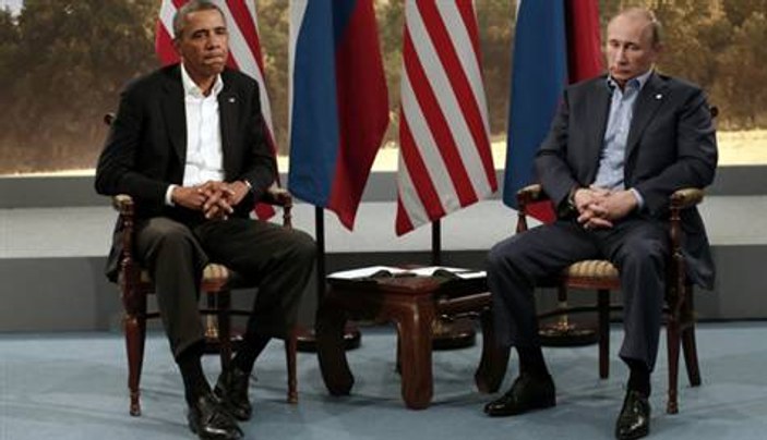 Putin Obama'dan uzak durmak için Latin alfabesini seçti