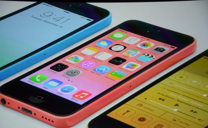Plastik iPhone 5C tanıtıldı