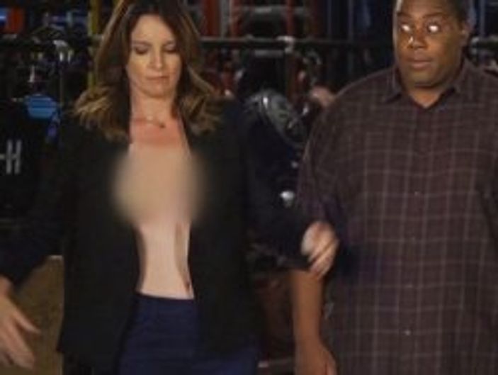 Tina Fey program için göğüslerini açtı - Tıkla İzle