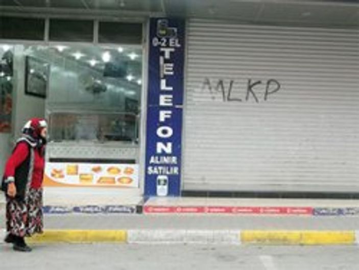 İstanbul esnafı korkudan kepenk indirdi