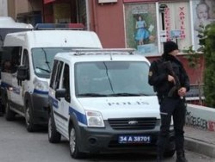 Polisten İstanbul'da şafak operasyonu