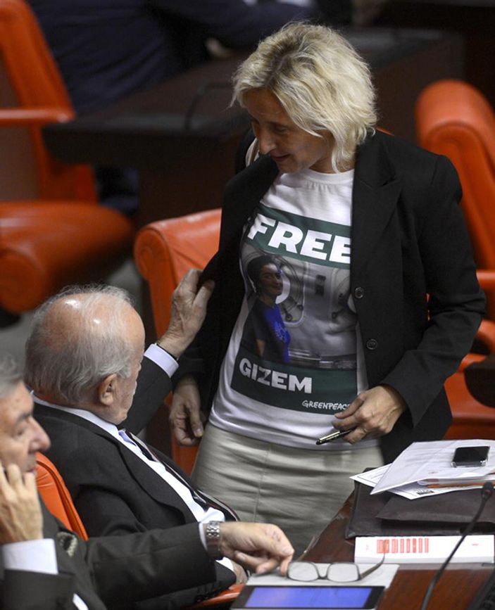 TBMM’de Free Gizem tişörtlü eylem