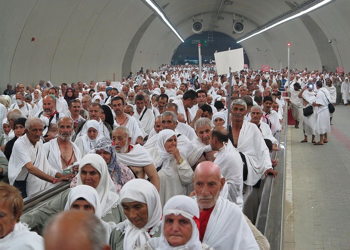 Mekke'de milyonlarca müslüman hacı oldu