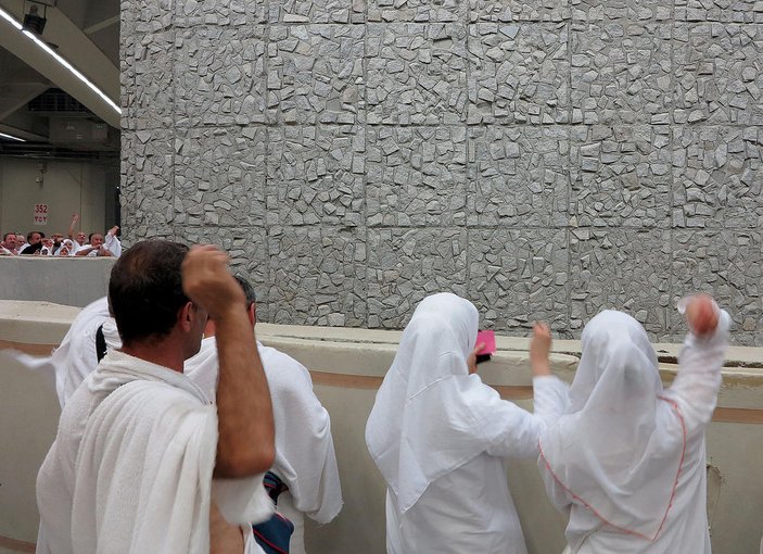 Mekke'de milyonlarca müslüman hacı oldu