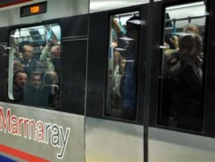 Marmaray'da seferler gün içinde üç kez durdu