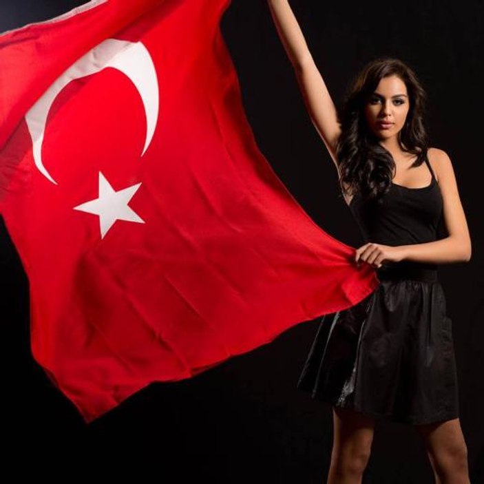 Berrin Keklikler'den bayraklı tanıtım