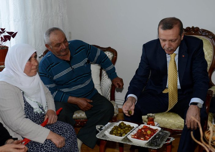 Başbakan vatandaşın evini ziyaret etti - izle