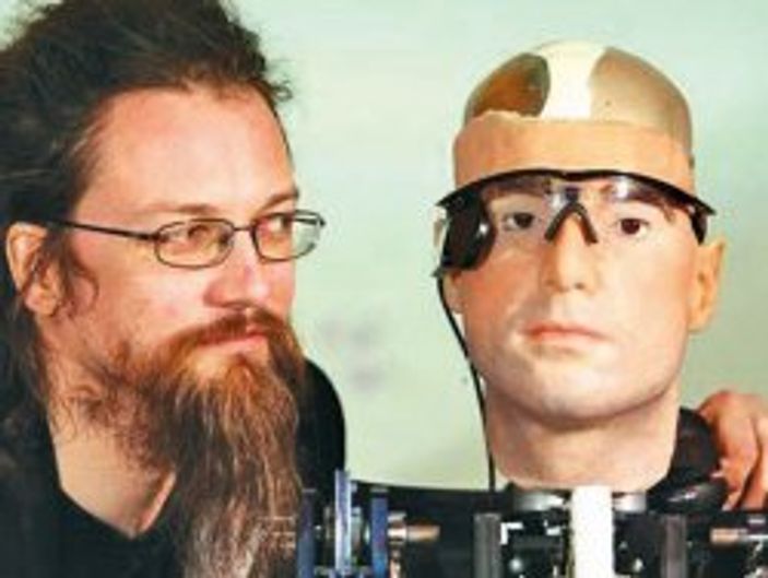 Terminatör'ün ilk adımları atıldı - izle