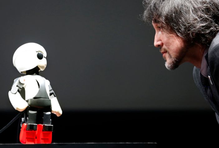 Konuşan robot Kirobo - izle