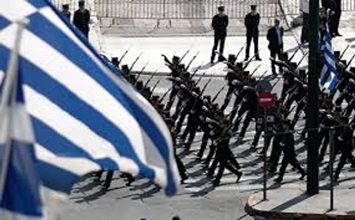 Yunanistan'da rüşvet ve yolsuzluk orduya uzandı