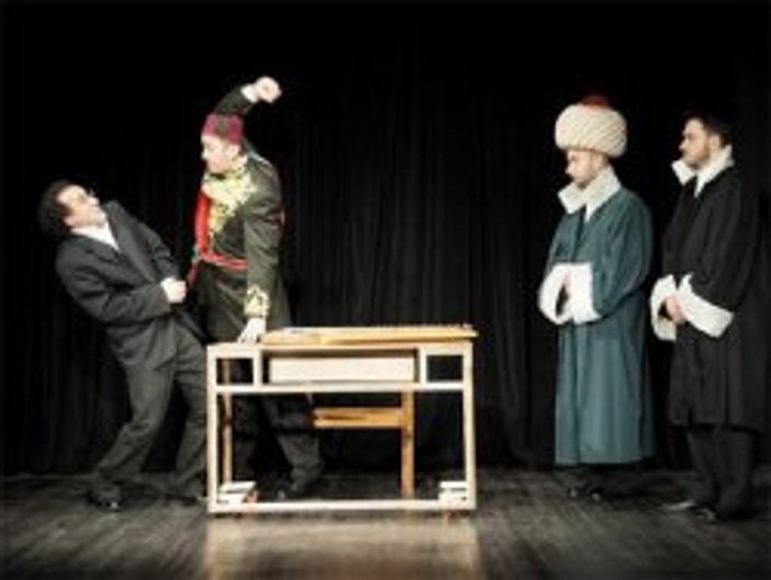 Ahmet Say ve Fazıl Say’ı buluşturan tiyatro oyunu