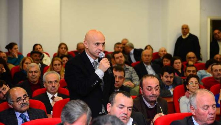 CHP'li meclis üyesi Ofluoğlu: Ezan dinlemek isteyen kaset alsın
