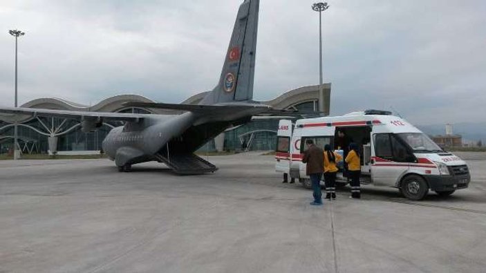 Türk uçakları organ taşıdılar