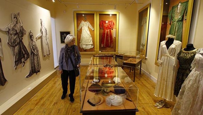 Türkiye'nin ilk kadın müzesi İzmir'de açıldı