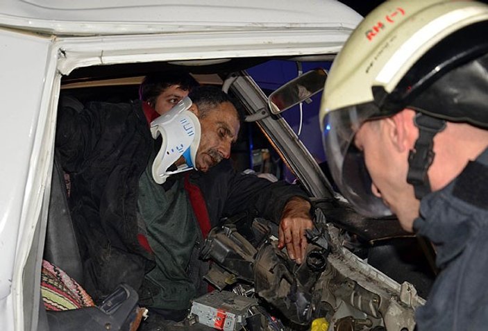 Kocaeli'de trafik kazası: 4 ölü 11 yaralı