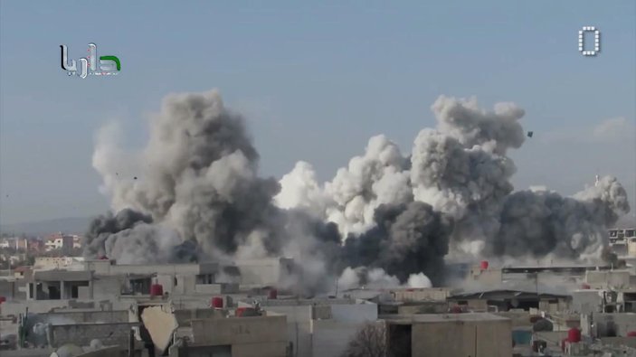 Esad'ın varil bombalı saldırısının görüntüleri - izle