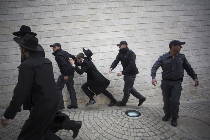 İsrail’de Ortodoks Yahudiler hükumeti protesto etti - izle