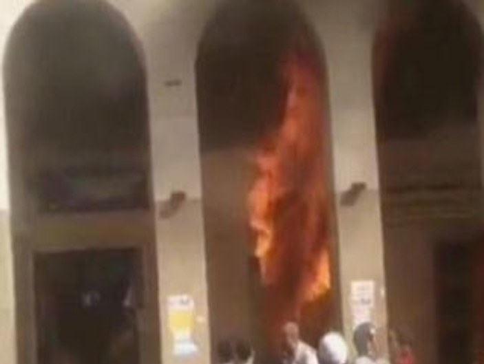Medine'de otel yangını: 17 ölü 130 yaralı