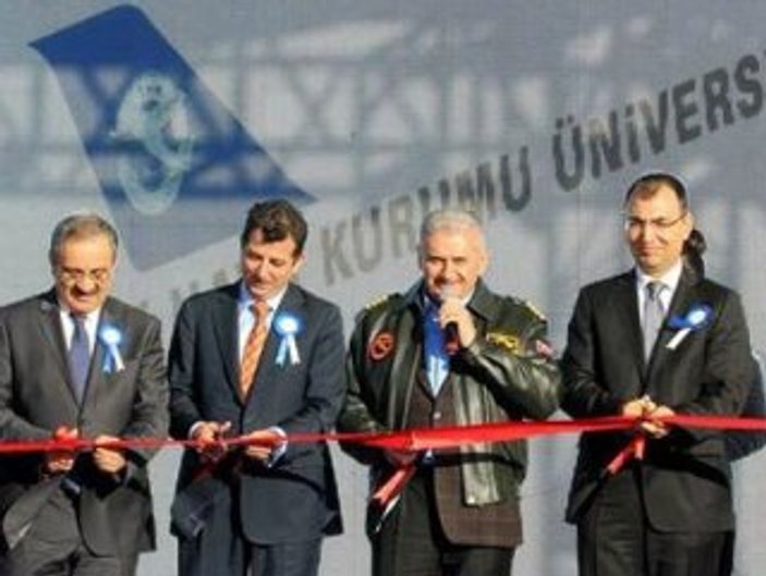 İzmir'de Hava Ulaştırma Fakültesi açıldı