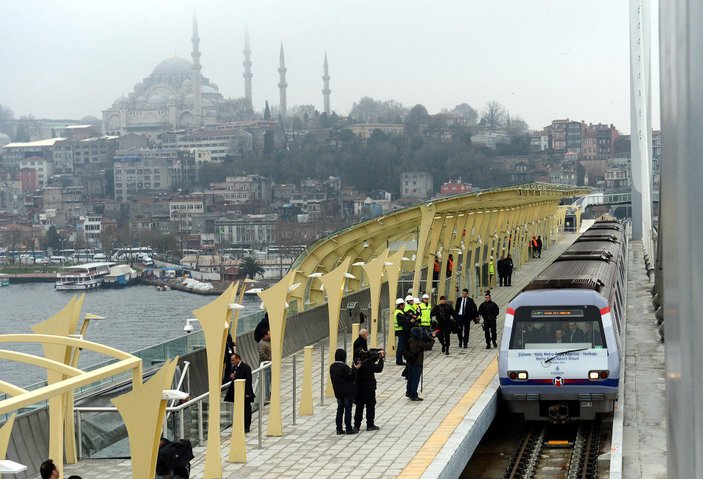 Haliç Metro Geçiş Köprüsü açıldı