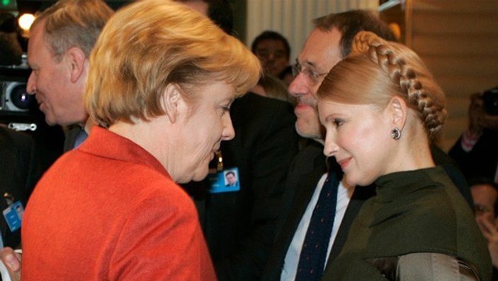 Merkel muhalif lider Timoşenko'yu Almanya'ya davet etti