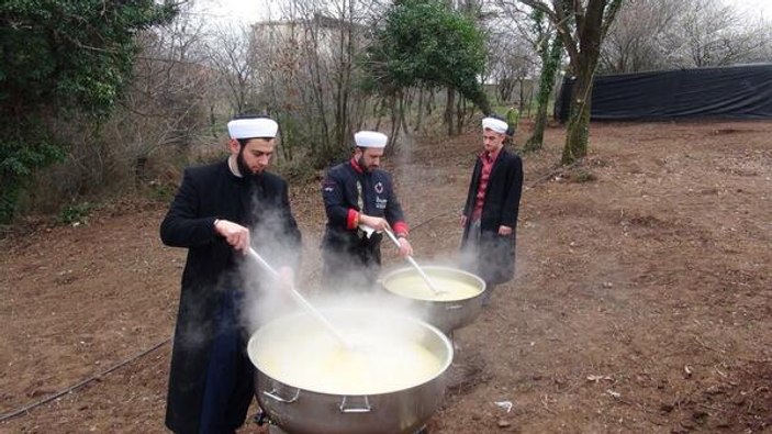 Binlerce kişi Mahmud Efendi'yi görmek için toplandı