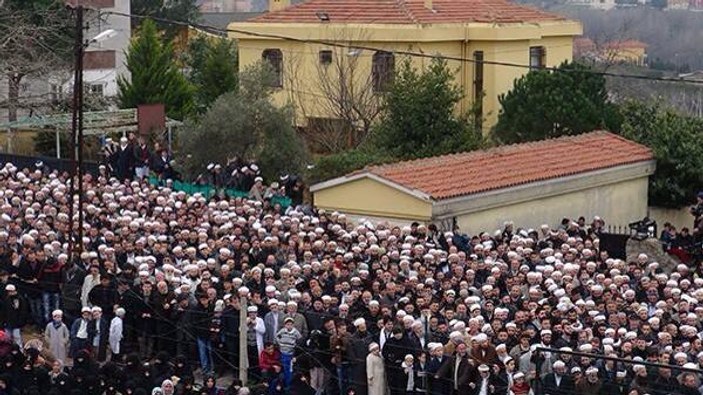 Binlerce kişi Mahmud Efendi'yi görmek için toplandı